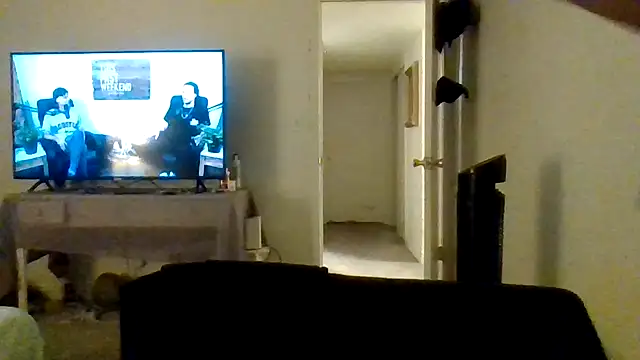 Tallhungandcloudy's cam snapshot