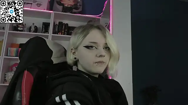 Holy_Mistress_S live sex cam