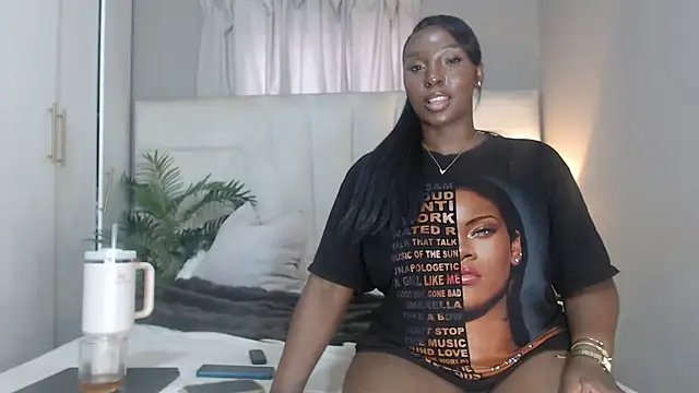 naughtyblackdolie's cam snapshot