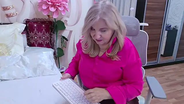 AvrilMillers's cam snapshot