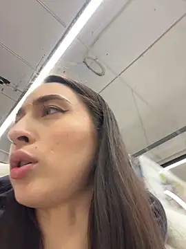 Holly_Play's cam snapshot