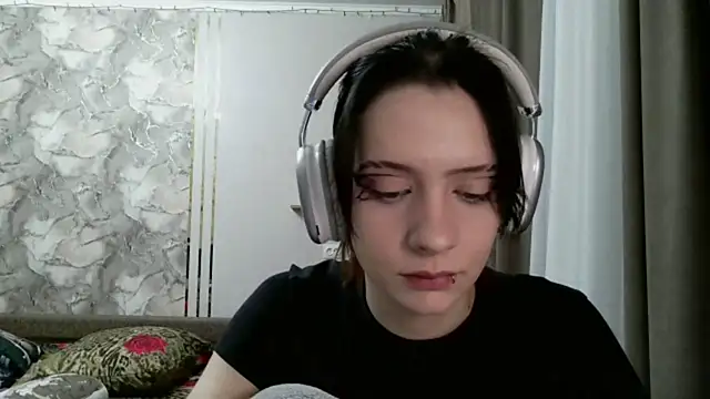 LxayBloom's cam snapshot