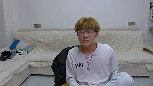 KK-cuteboy live sex cam