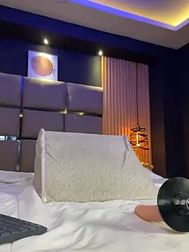 Emily_Roberts9's cam snapshot