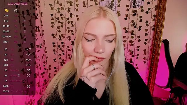 AnyaTaylor_ live sex cam