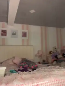 Milena-1's cam snapshot