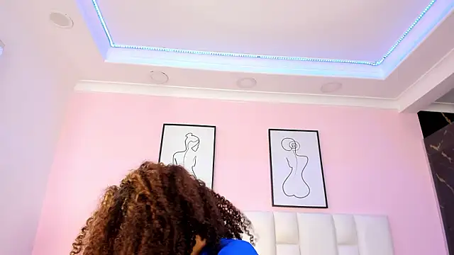 LunaBelluci's cam snapshot