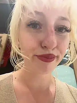 RonnieKiss live sex cam