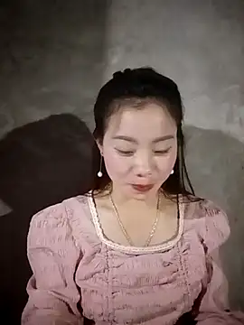 milo123-xx live sex cam