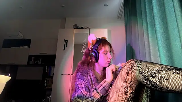 AliceCarrol's cam snapshot