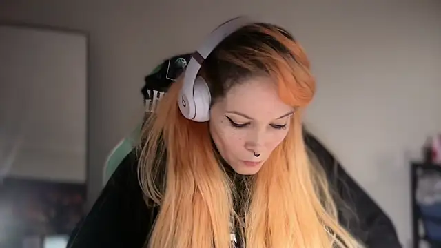 FRRANNKIE live sex cam