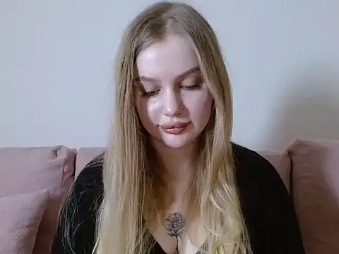 AmandaFlirty live sex cam