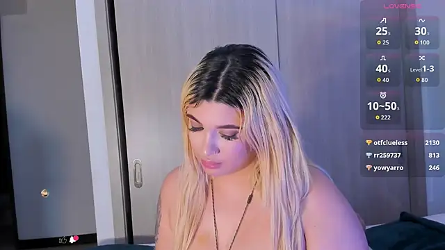 khloe__018 live sex cam