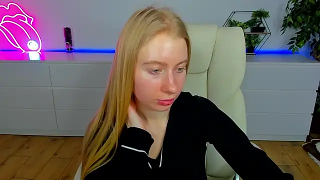 Alina_Blonde's cam snapshot