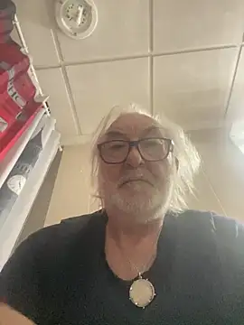 EroticVenetian live sex cam