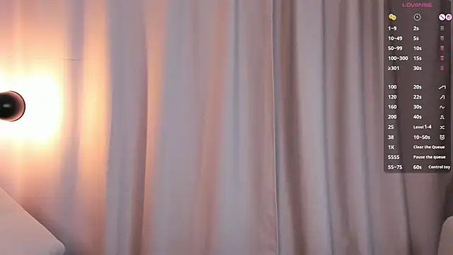 SimonaKaroly's cam snapshot