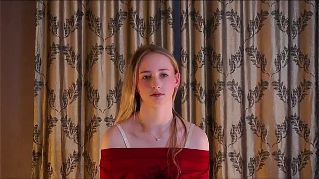 TraceeRebollar's cam snapshot