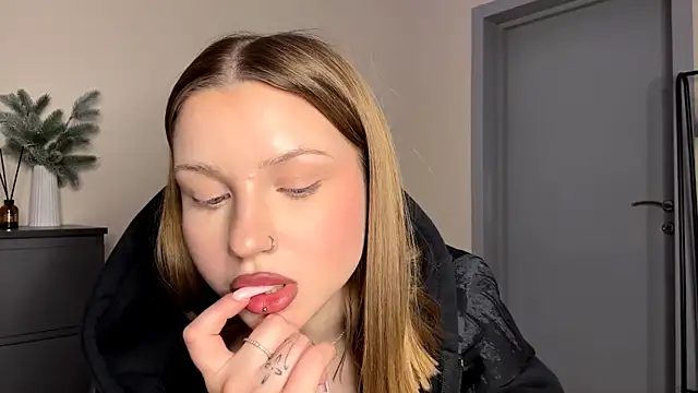 PledHoly's cam snapshot