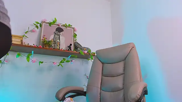 Chanelll_Taylorr_ live sex cam