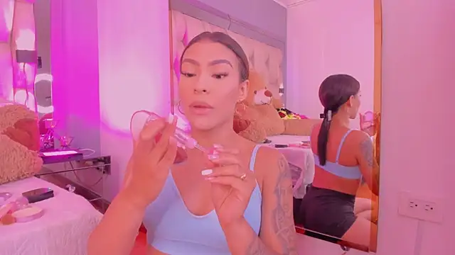 AishaKassandra live sex cam