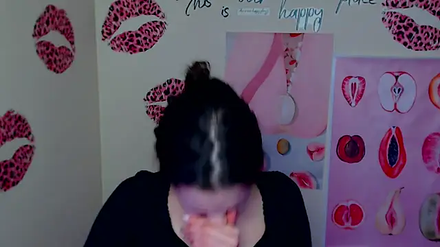 _SusieSu_'s cam snapshot