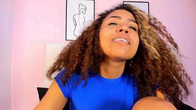 LunaBelluci's cam snapshot