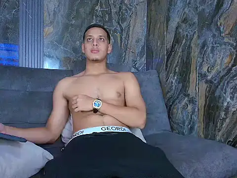 Noah_Blackk live sex cam