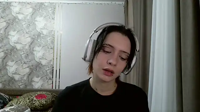 LxayBloom's cam snapshot