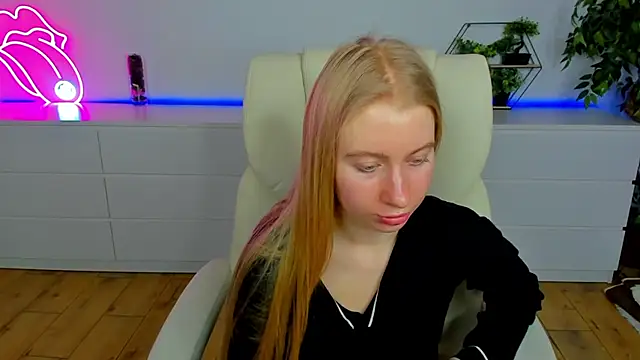 Alina_Blonde's cam snapshot