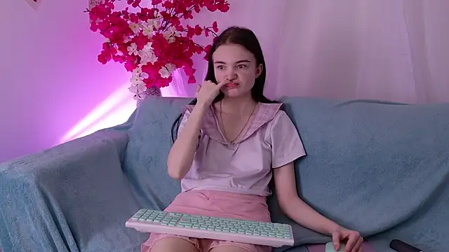 emma_blackwood's cam snapshot