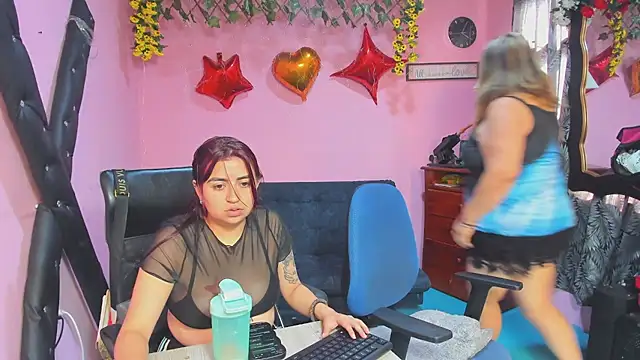 lesbiancuple live sex cam