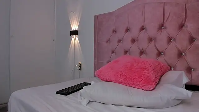 ella_owen1's cam snapshot