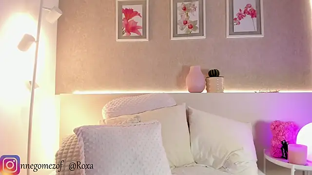 roxannegomez's cam snapshot