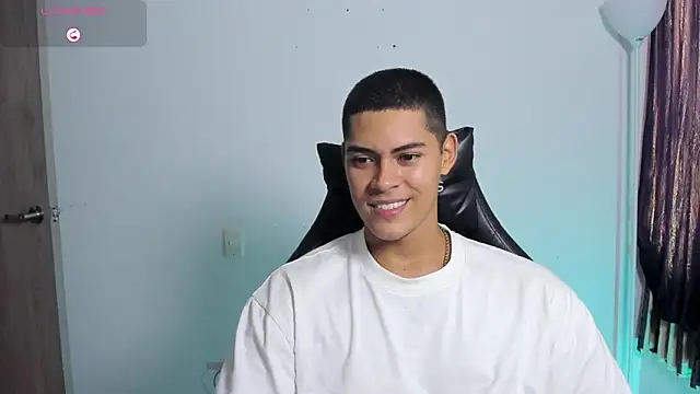 Iamdylan777 live sex cam