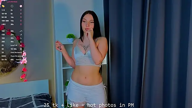 RoxannRunk's cam snapshot