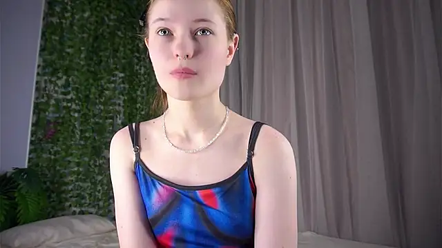 LynHillaire's cam snapshot