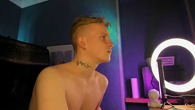 AlexxSweet live sex cam