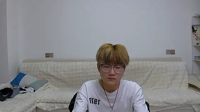 KK-cuteboy's cam snapshot