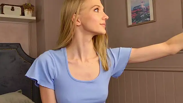 4example_Chloe's cam snapshot