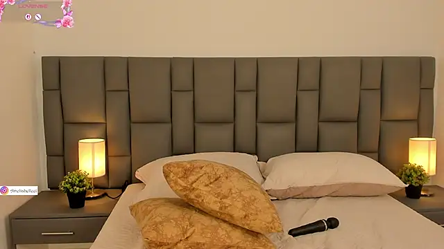 Amelie_Belle_'s cam snapshot