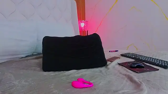 GabyPetit's cam snapshot