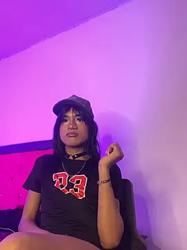 moonlyvelvet live sex cam