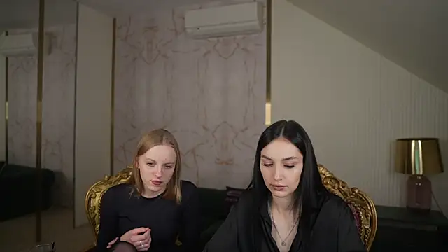 Mila_Rose054 live sex cam