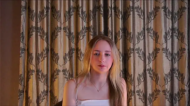 TraceeRebollar live sex cam