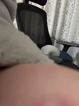 yichengm live sex cam