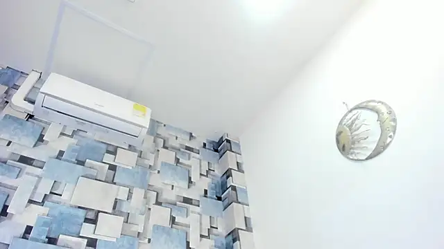 angel_dthroatt's cam snapshot