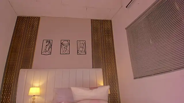 zoe_sky_'s cam snapshot