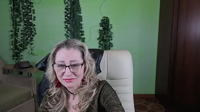 Habibi_Honeyy's cam snapshot