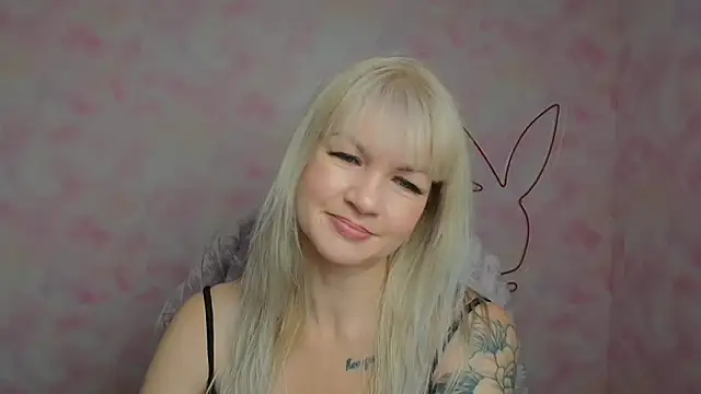 Madonna_Fire's cam snapshot