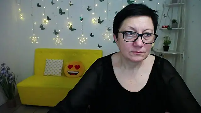 EmilyL0ve's cam snapshot